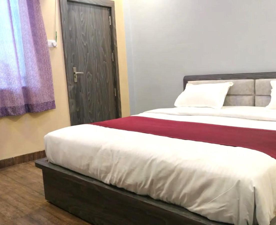 Baba Hotel Shāmpur Dış mekan fotoğraf